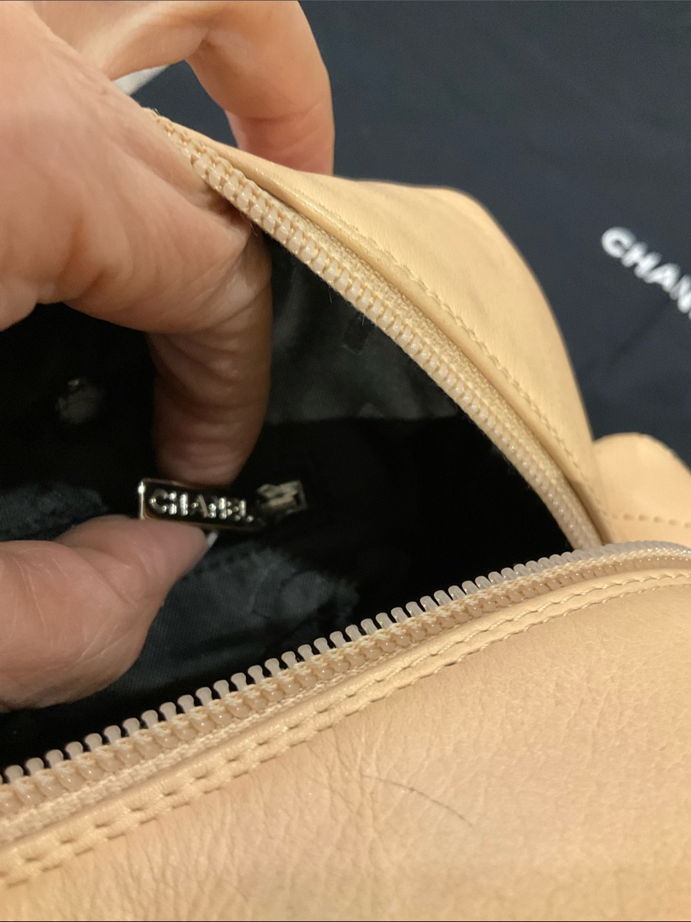CHANEL CANBON REPORTER BAG LARGE BEIGE & BLK QUILTED - Picture 13 of 16